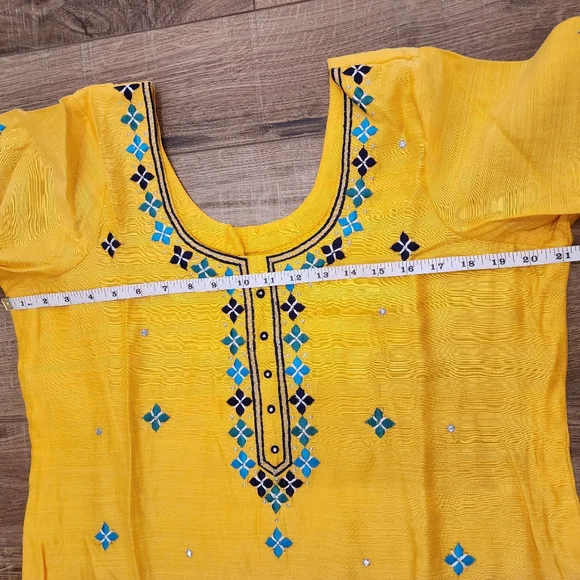 Indian suit - Picture 9 of 11